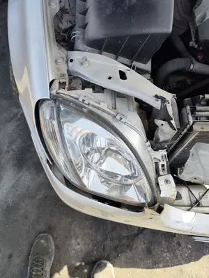 Foto de FARO DERECHO MERCEDES-BENZ SLK (BM 170) ROADSTER 2.0 16V CAT (136 CV / 100 KW) referencia A1708202461 foto 3
