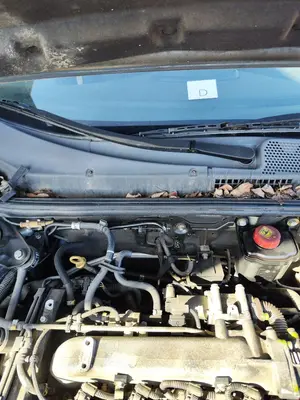 Foto de BRAZO LIMPIA DELANTERO DERECHO ALFA ROMEO 147 (190) 1.9 JTD CAT (110 CV / 81 KW)