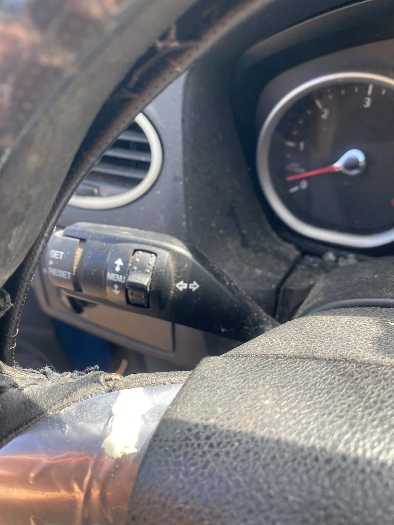 Foto de MANDO MULTIFUNCION FORD FOCUS BERLINA (CB4) 1.6 TDCi CAT (109 CV / 80 KW)