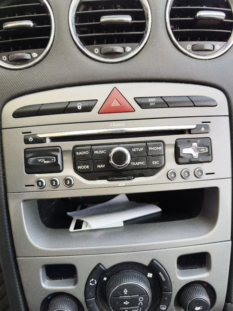 Foto de SISTEMA AUDIO / RADIO CD PEUGEOT 308 1.6 16V (120 CV / 88 KW)