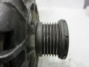 Foto de ALTERNADOR RENAULT LAGUNA (B56) 1.9 dCi Diesel CAT (107 CV / 79 KW) referencia SG12B071 foto 4