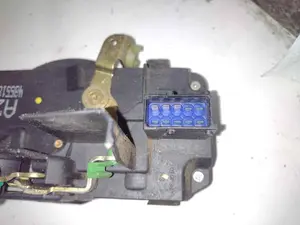Foto de CERRADURA PUERTA DELANTERA DERECHA SAAB 9-5 BERLINA 3.0 V6 TiD CAT (175 CV / 129 KW) referencia 4855185 foto 3