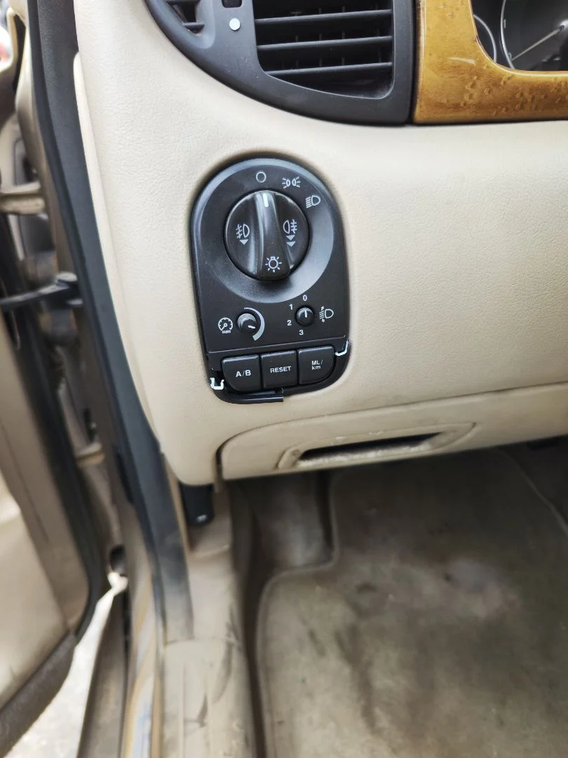 Foto de MANDO LUCES JAGUAR X-TYPE 2.1 V6 24V CAT (156 CV / 115 KW)