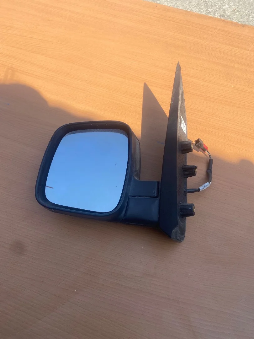 Foto de RETROVISOR IZQUIERDO PEUGEOT BIPPER 1.3 16V HDi FAP (75 CV / 55 KW) referencia 735460571