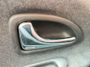 Foto de MANETA INTERIOR TRASERA IZQUIERDA VOLVO S40 BERLINA 1.6 CAT (109 CV / 80 KW) referencia 30632695