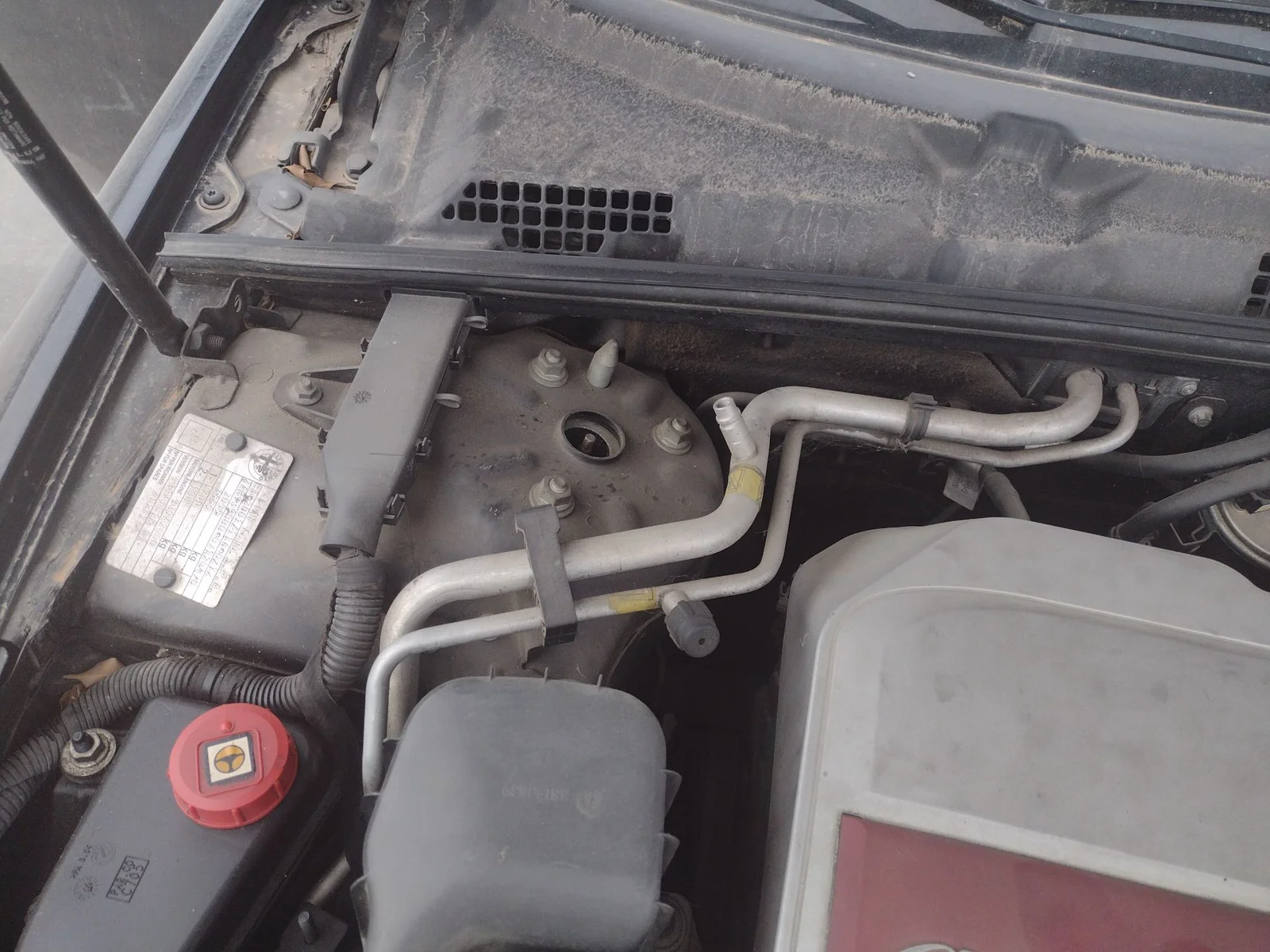 Foto de TUBOS AIRE ACONDICIONADO ALFA ROMEO 159 (140) 1.9 JTD (M) 16V CAT (150 CV / 110 KW)