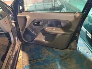 Foto de GUARNECIDO PUERTA DELANTERA DERECHA RENAULT CLIO II FASE I (B/CB0) 1.4 16V (98 CV / 72 KW)
