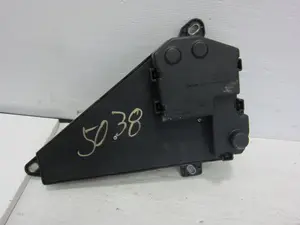 Foto de CAJA RELES / FUSIBLES BMW SERIE M6 COUPE (E63) 5.0 CAT (507 CV / 373 KW) referencia 6906603 foto 5