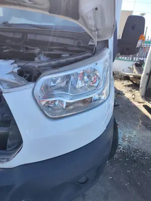 Foto de FARO IZQUIERDO FORD TRANSIT CHASIS CABINA (TTG) 2.0 TDCi CAT (170 CV / 125 KW)