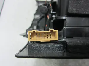 Foto de GUANTERA PORSCHE MACAN (95BA) referencia 95B857558 foto 4