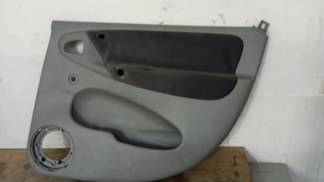 Foto de GUARNECIDO PUERTA TRASERA DERECHA CITROEN XSARA PICASSO 1.6 16V HDi (90 CV / 66 KW) referencia 9634429477
