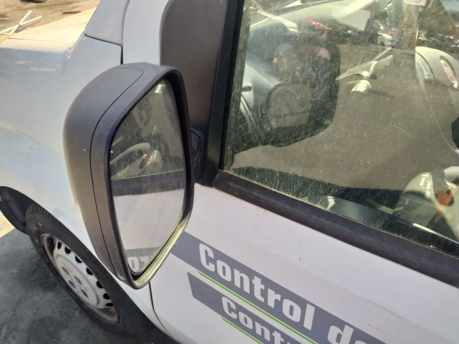 Foto de RETROVISOR IZQUIERDO FIAT III FIORINO (225) 1.3 16V JTD CAT (75 CV / 55 KW) referencia 0735714775