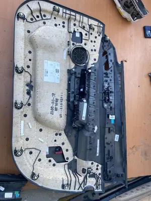 Foto de GUARNECIDO PUERTA DELANTERA IZQUIERDA BMW SERIE 7 (G11/G12) 3.0 24V Turbodiesel (320 CV / 235 KW) referencia B232975 foto 2