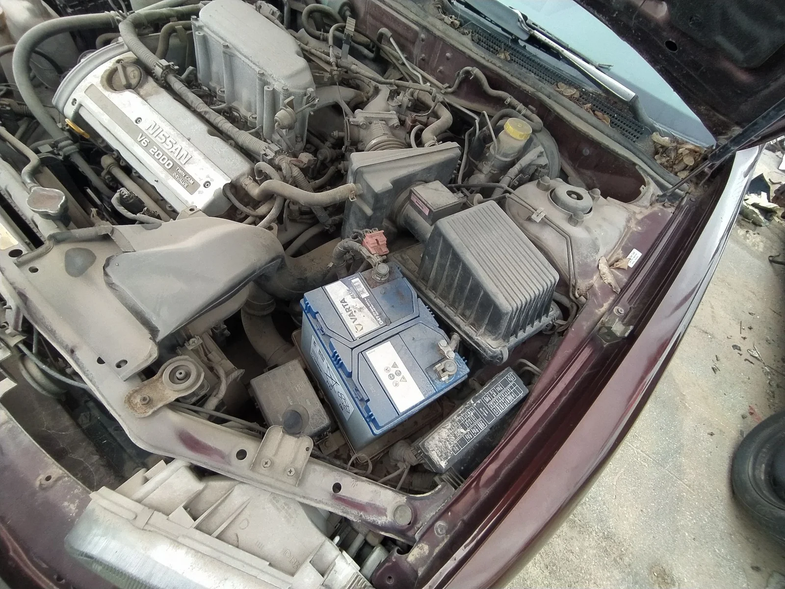 Foto de CAJA RELES / FUSIBLES NISSAN MAXIMA QX (A32) 2.0 V6 24V CAT (140 CV / 103 KW)