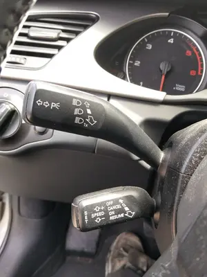 Foto de MANDO MULTIFUNCION AUDI A4 BERLINA (8K2) 2.0 16V TDI (143 CV / 105 KW) foto 2
