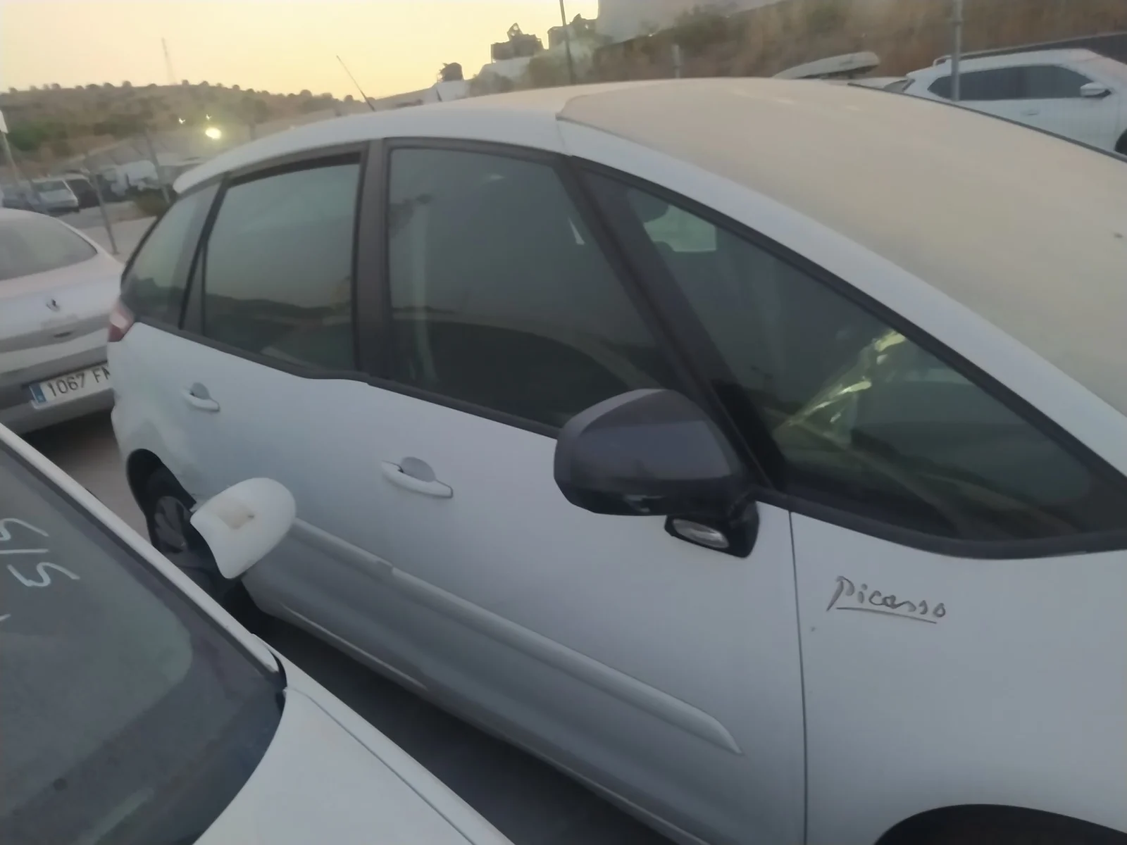 Foto de PUERTA DELANTERA DERECHA CITROEN C4 PICASSO 1.6 HDi FAP (112 CV / 82 KW) referencia 9004Y0