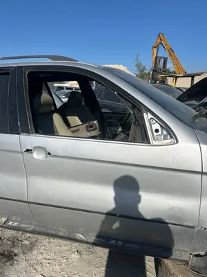 Foto de PUERTA DELANTERA DERECHA BMW SERIE X5 (E53) 3.0 Turbodiesel CAT (218 CV / 160 KW)