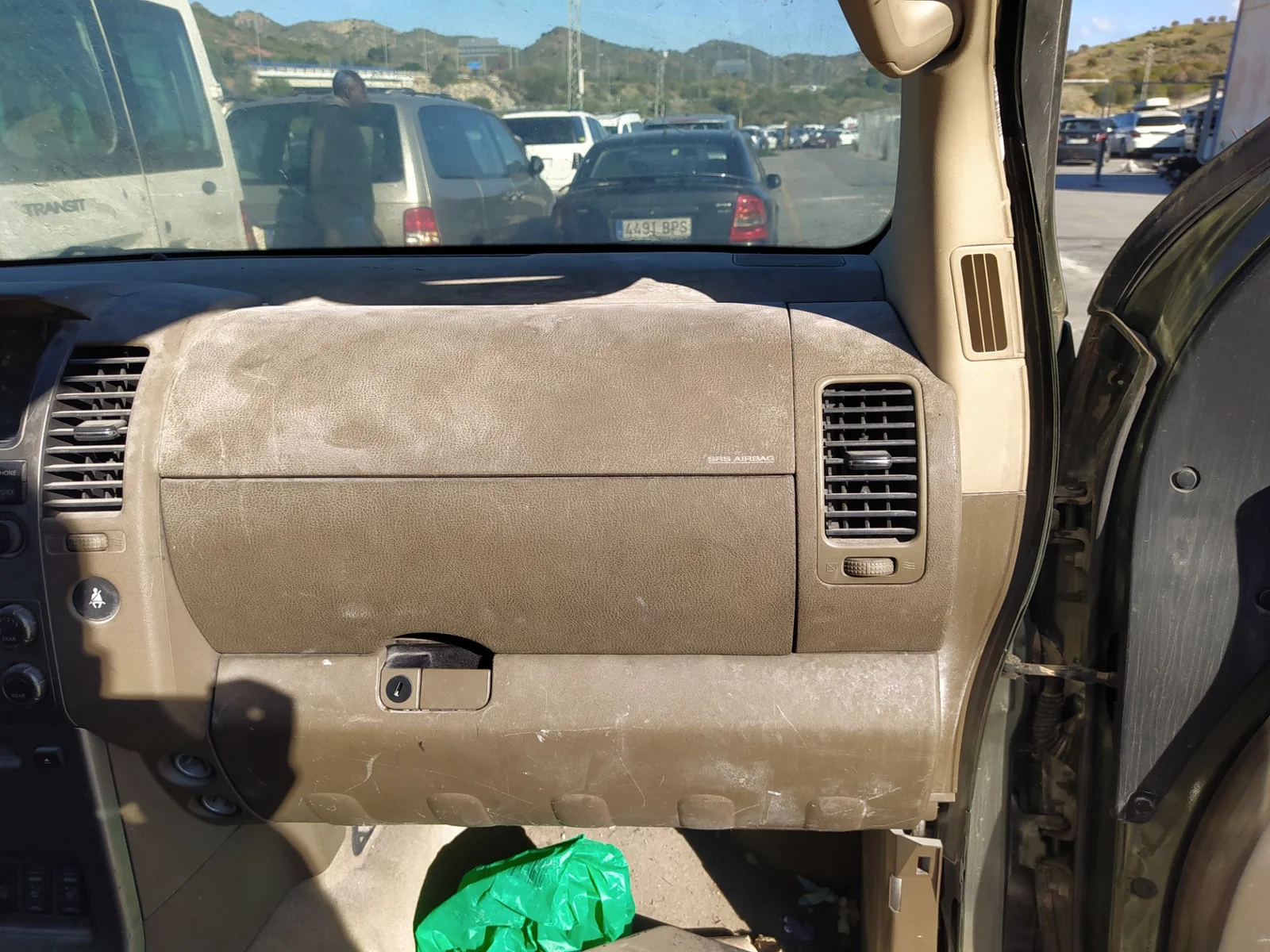 Foto de GUANTERA NISSAN PATHFINDER (R51) 2.5 dCi Diesel CAT (171 CV / 126 KW)