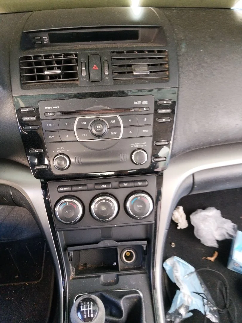 Foto de CONSOLA CENTRAL MAZDA 6 BERLINA (GH) 2.2 Turbodiesel CAT (163 CV / 120 KW)