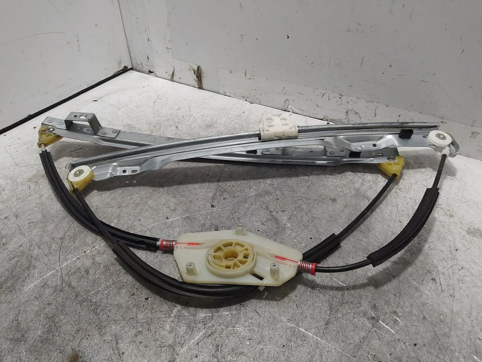 Foto de ELEVALUNAS DELANTERO DERECHO CITROEN C4 PICASSO 1.6 HDi FAP (112 CV / 82 KW) referencia 9682495580