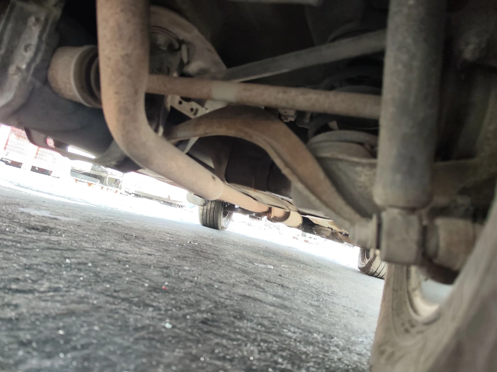 Foto de BRAZO SUSPENSION TRASERO DERECHO HYUNDAI SANTA FE (SM) 2.4 CAT (146 CV / 107 KW)