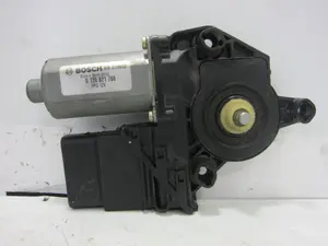 Foto de MOTOR ELEVALUNAS TRASERO DERECHO SEAT LEON (1M1) referencia 9776105407301