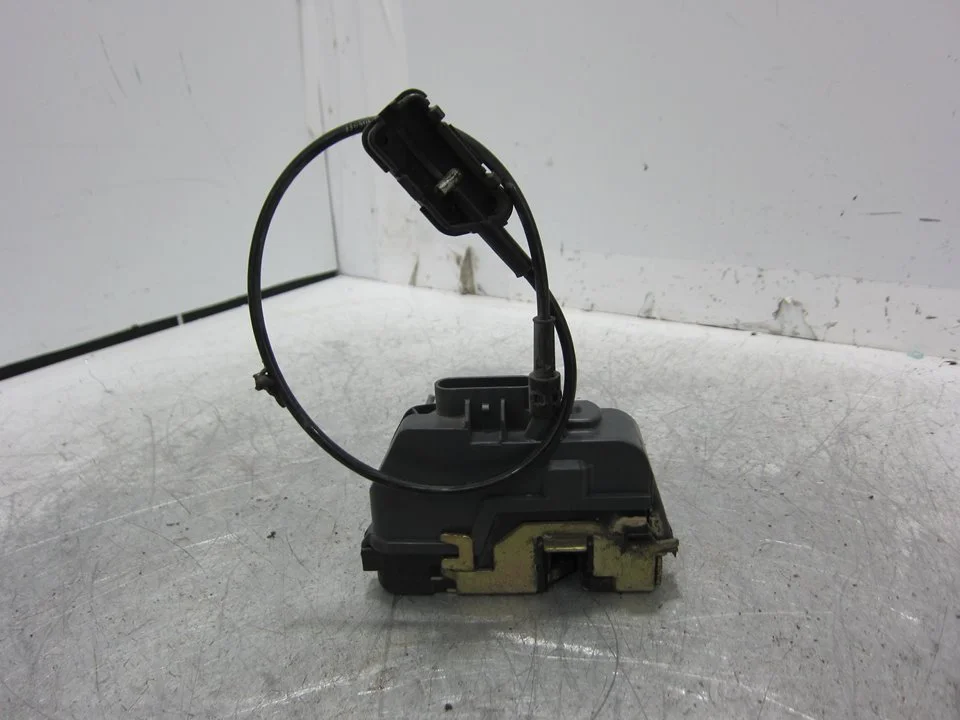 Foto de CERRADURA PUERTA TRASERA IZQUIERDA RENAULT ESPACE IV (JK0) 2.0 16V (136 CV / 100 KW) referencia 017958