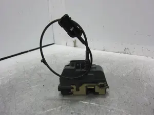 Foto de CERRADURA PUERTA TRASERA IZQUIERDA RENAULT ESPACE IV (JK0) 2.0 16V (136 CV / 100 KW) referencia 017958