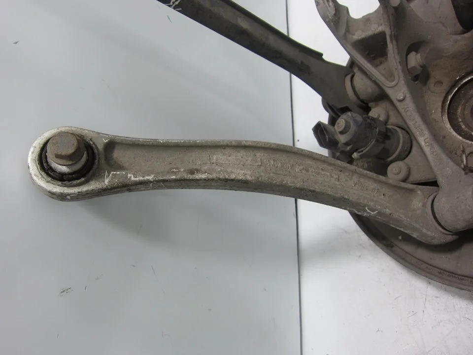 Foto de BRAZO SUSPENSION SUPERIOR TRASERO DERECHO PORSCHE CAYENNE (TIPO 92A) referencia 7L0505376A