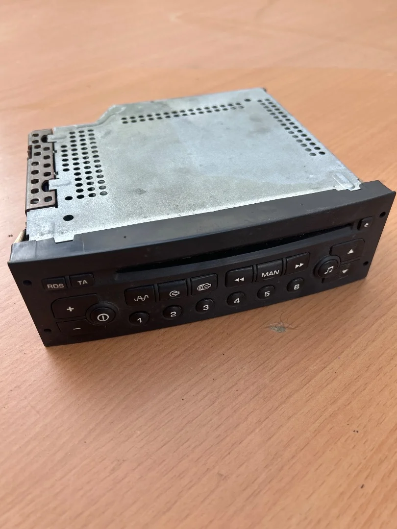Foto de SISTEMA AUDIO / RADIO CD PEUGEOT 207 referencia 020029