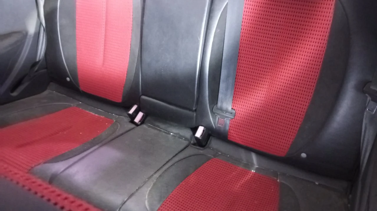 Foto de ASIENTOS TRASEROS CITROEN C4 COUPE 1.6 HDi CAT (9HY / DV6TED4) (109 CV / 80 KW)