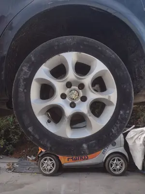 Foto de LLANTA ALFA ROMEO 159 (140) 1.9 JTD (M) 16V CAT (150 CV / 110 KW) referencia R16