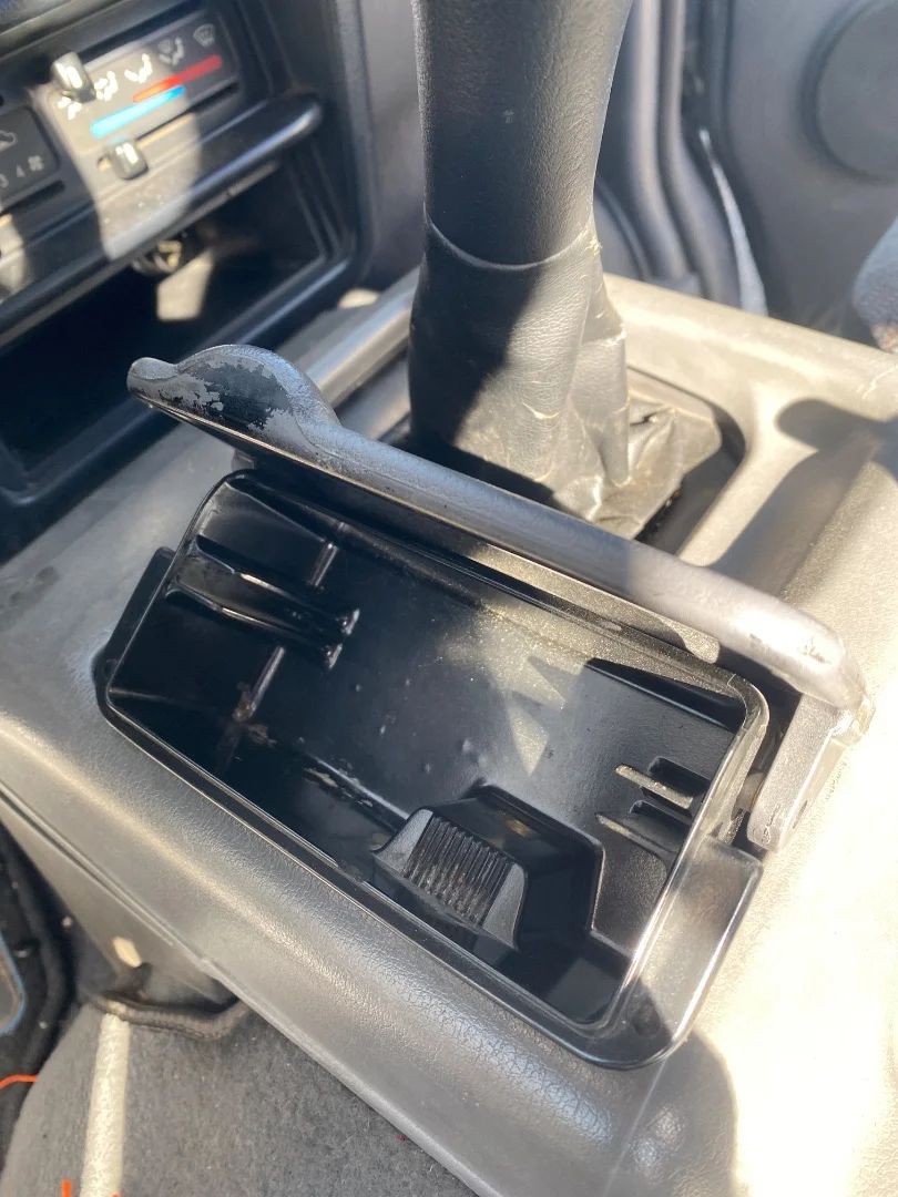 Foto de CENICERO NISSAN SERENA (C23M) 2.3 Diesel (75 CV / 55 KW)