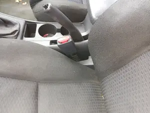 Foto de ENGANCHE CINTURON DELANTERO IZQUIERDO TOYOTA COROLLA (E12) 1.4 16V CAT (97 CV / 71 KW)