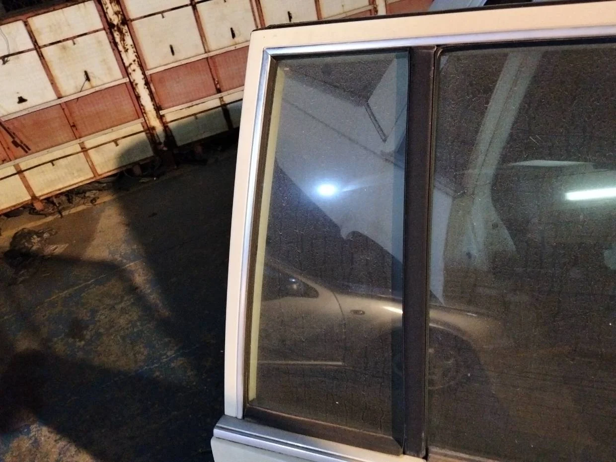 Foto de LUNA CUSTODIA TRASERA DERECHA VOLVO SERIE 740 BERLINA/FAMILIAR