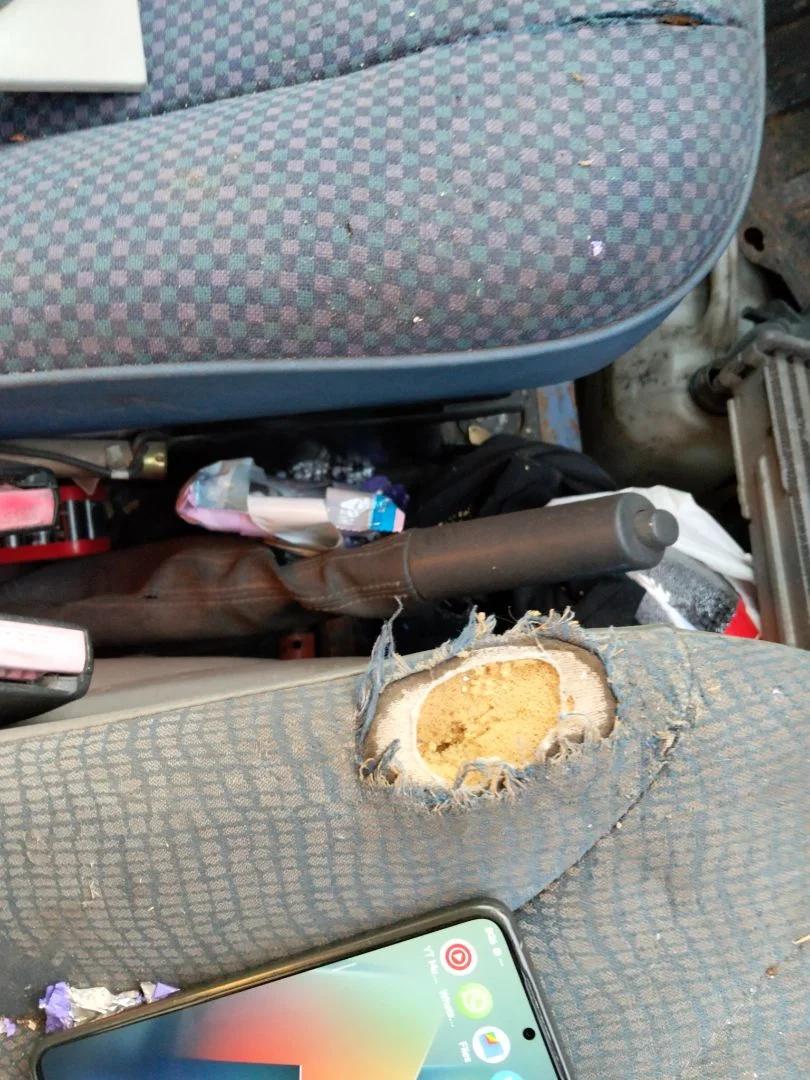 Foto de PALANCA FRENO RENAULT TRAFIC II COMBI 1.9 Diesel (101 CV / 74 KW)