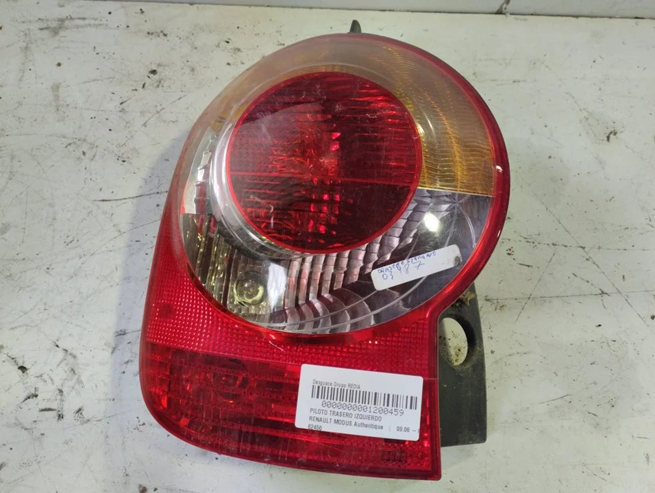 Foto de PILOTO TRASERO IZQUIERDO RENAULT MODUS I 1.5 dCi Diesel CAT (86 CV / 63 KW) referencia 62456