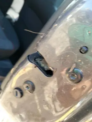 Foto de CERRADURA PUERTA TRASERA DERECHA CITROEN C3