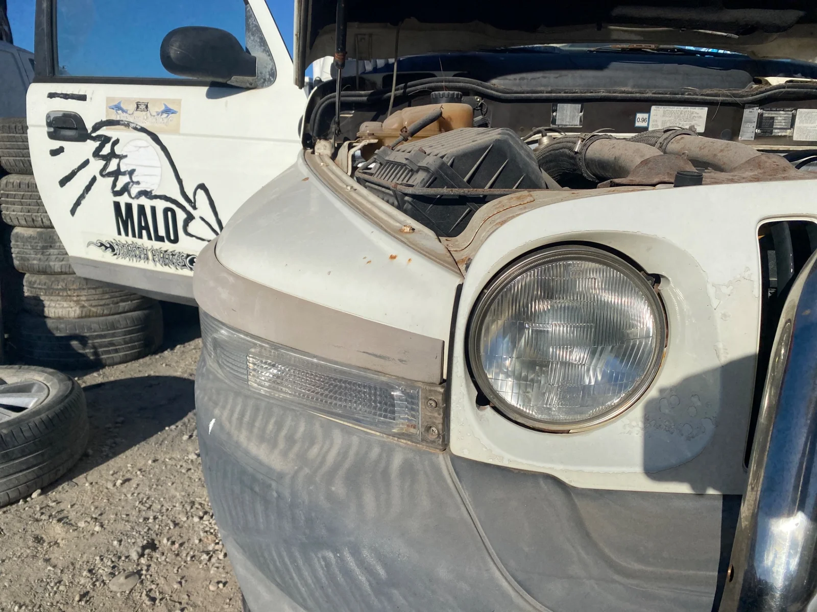 Foto de FARO DERECHO SSANGYONG KORANDO 2.9 Turbodiesel CAT (120 CV / 88 KW)