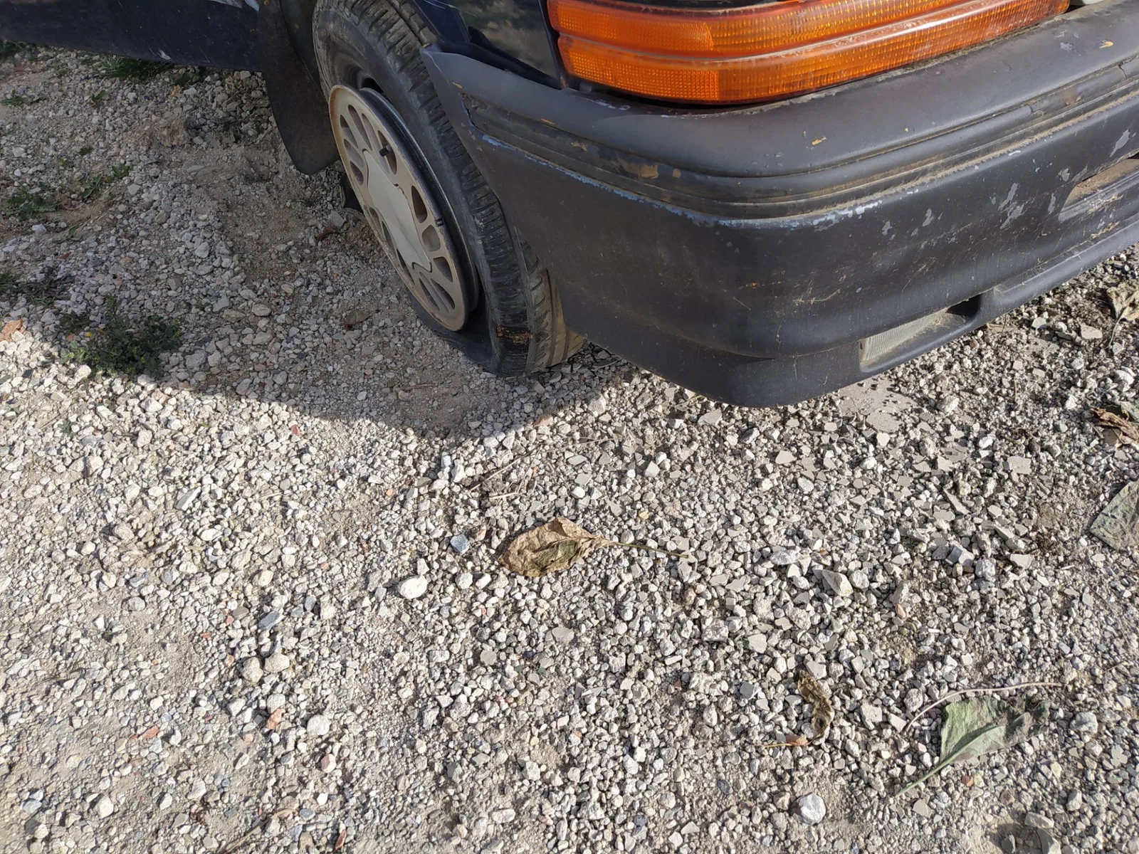 Foto de PARAGOLPES DELANTERO CHRYSLER VOYAGER GS 2.5 Turbodiesel (116 CV / 85 KW)