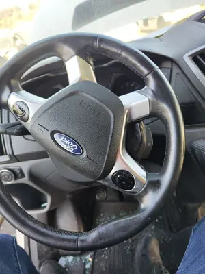 Foto de VOLANTE FORD TRANSIT CHASIS CABINA (TTG) 2.0 TDCi CAT (170 CV / 125 KW) foto 2