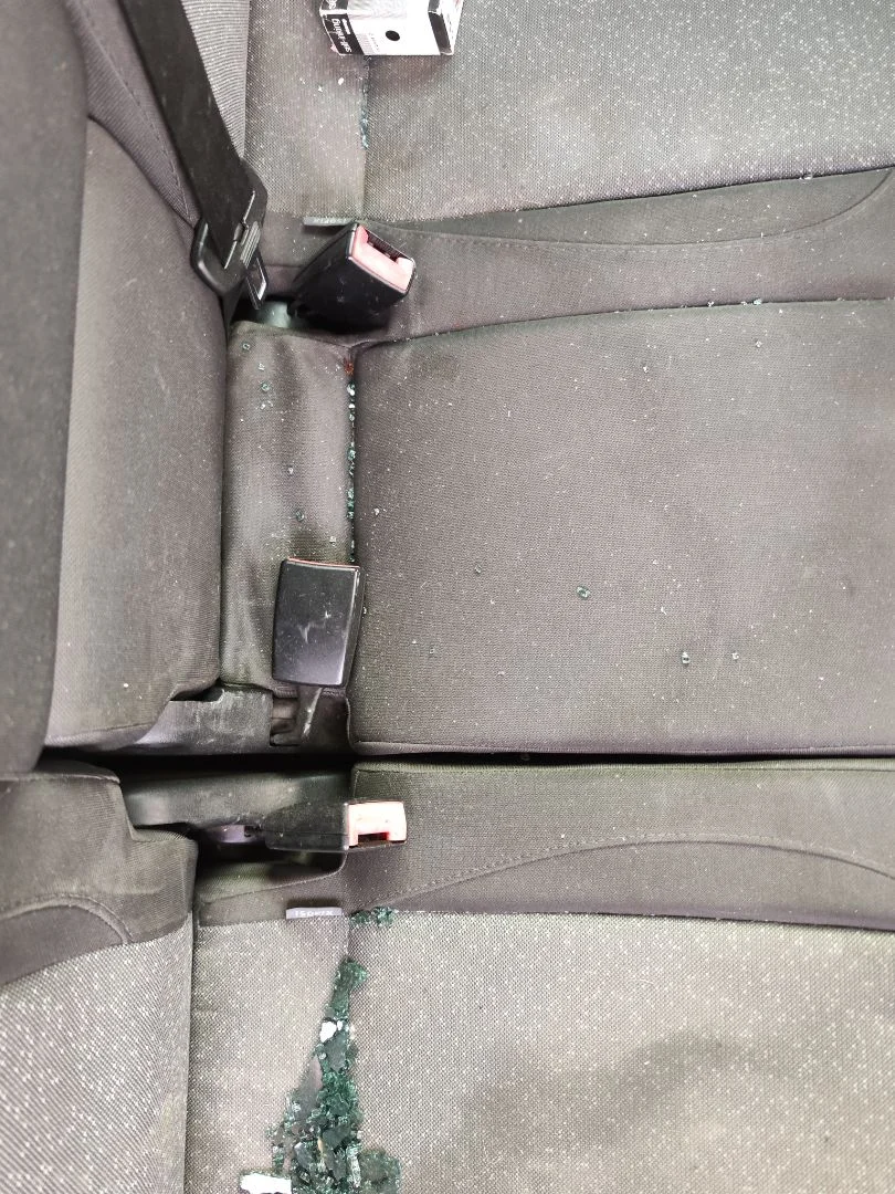 Foto de ENGANCHE CINTURON TRASERO CENTRAL SEAT ALTEA (5P1) 1.9 TDI (105 CV / 77 KW)