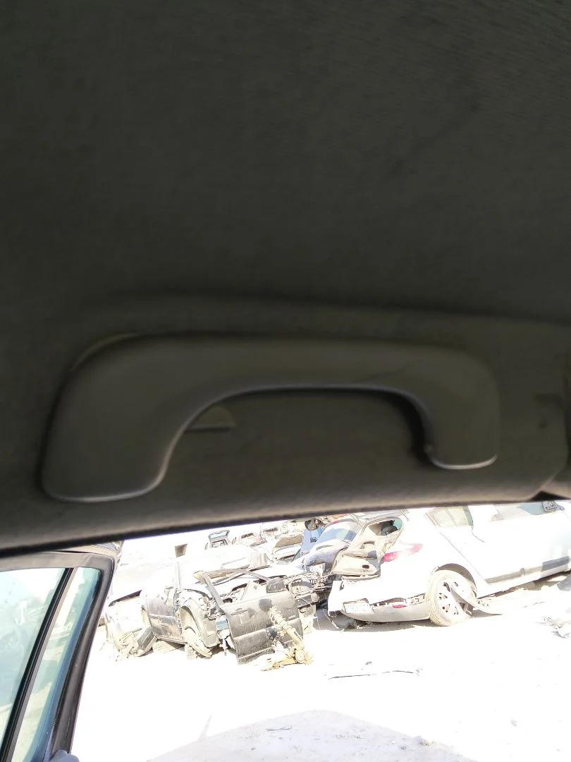 Foto de ASIDERO TECHO TRASERO DERECHO RENAULT CLIO III 1.2 16V (75 CV / 55 KW) referencia 8200263350