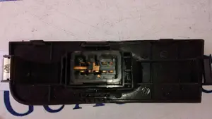 Foto de MANDO ELEVALUNAS TRASERO DERECHO HYUNDAI MATRIX (FC) referencia 9358017510 foto 2