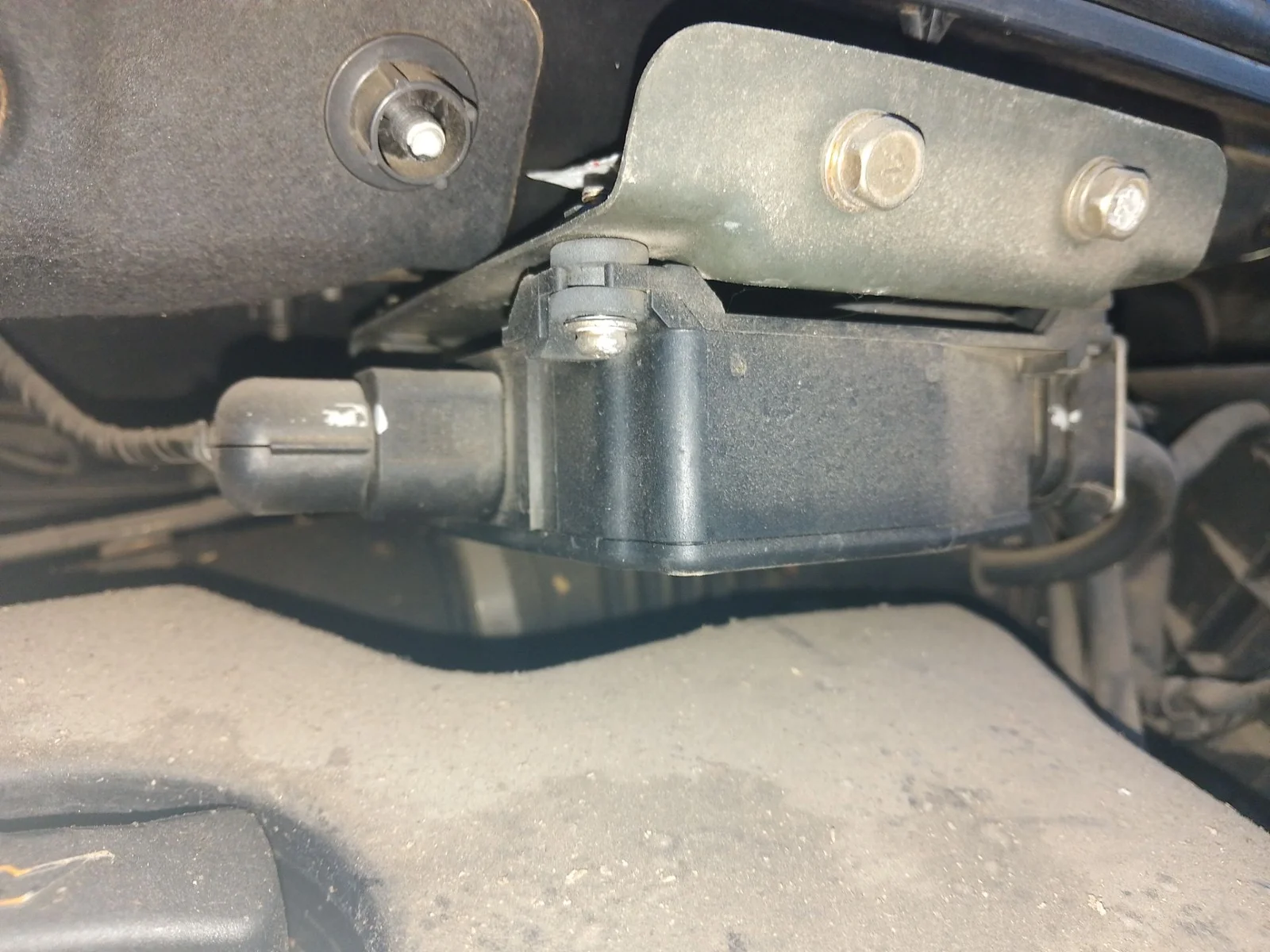 Foto de VALVULA AIRE ADICIONAL MITSUBISHI GRANDIS (NA0W) 2.0 DI-D CAT (136 CV / 100 KW)
