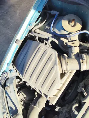 Foto de CAJA FILTRO AIRE OPEL CORSA C 1.2 16V CAT (Z 12 XEP / LB4) (80 CV / 59 KW)