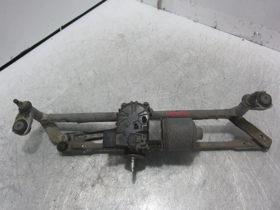 Foto de MOTOR LIMPIA DELANTERO SEAT IBIZA BERLINA (6J5) 1.9 TDI (105 CV / 77 KW) referencia 6R1955119