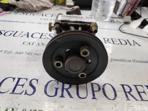 Foto de BOMBA SERVODIRECCION AUDI 80 (811/813) 1.6 Turbodiesel (CY) (69 CV / 51 KW) referencia 7681955186 foto 3