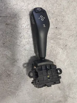 Foto de MANDO INTERMITENTES BMW SERIE 3 BERLINA (E46) 3.0 24V Turbodiesel CAT (184 CV / 135 KW) referencia 01104010