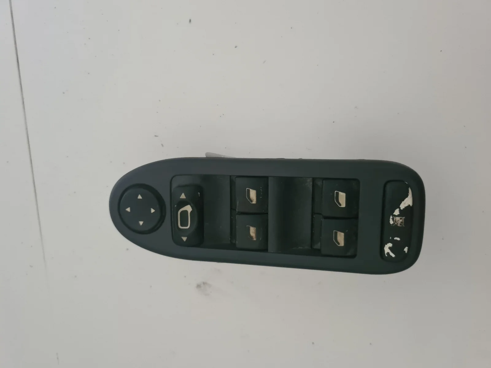 Foto de MANDO ELEVALUNAS DELANTERO IZQUIERDO CITROEN C5 BERLINA 2.0 HDi CAT (RHR / DW10BTED4) (136 CV / 100 KW) referencia 96498424ZF